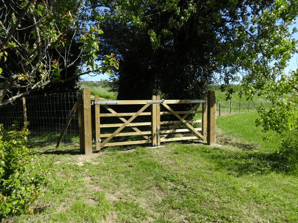 Portail deux vantaux ' style barrière anglaise '